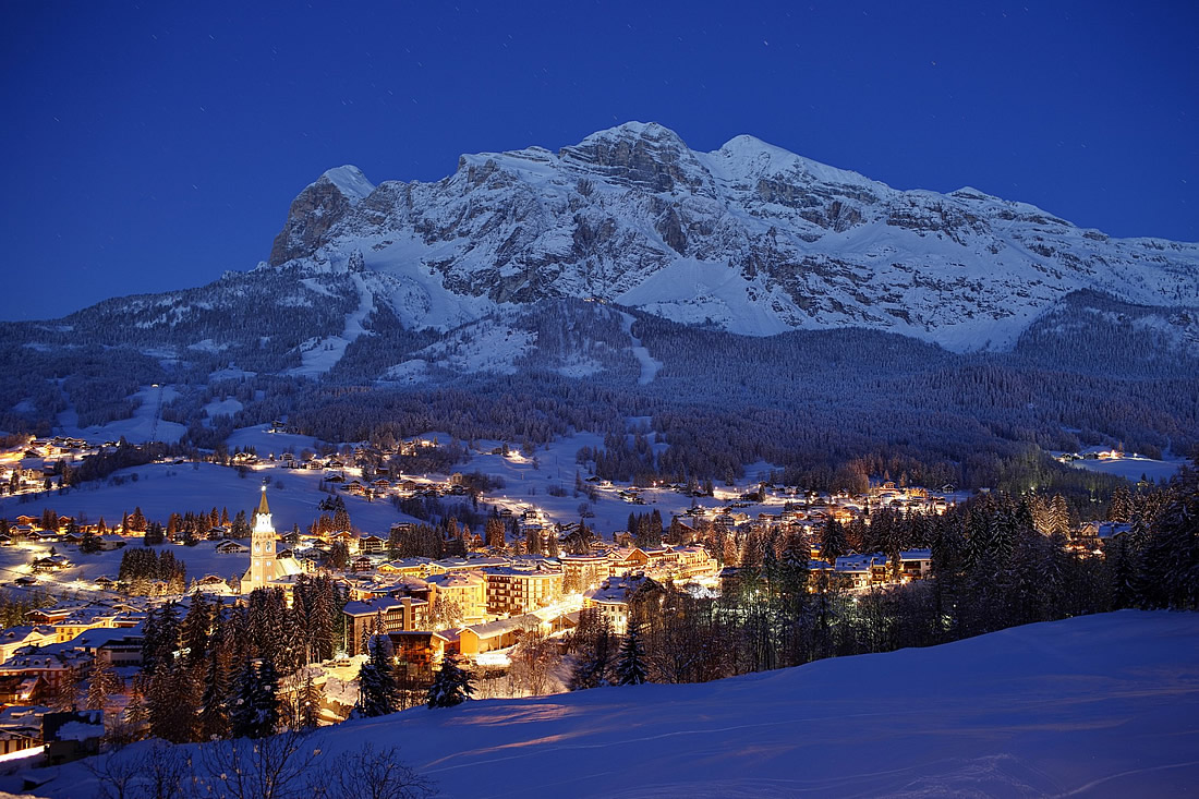 Cortina d'Ampezzo con neve - Abruzzo