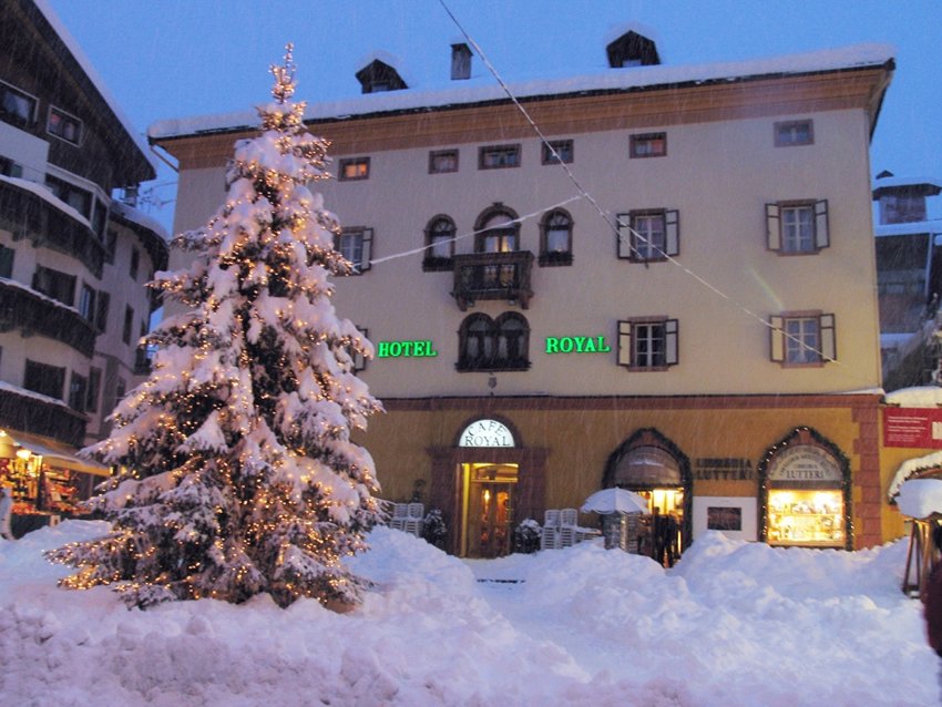 Hotel Meubl Royal Cortina